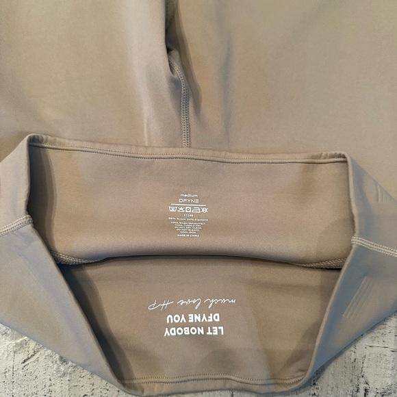 Dfyne Hannah Pearson Flared Leggings in Beige - Picture 4 of 4